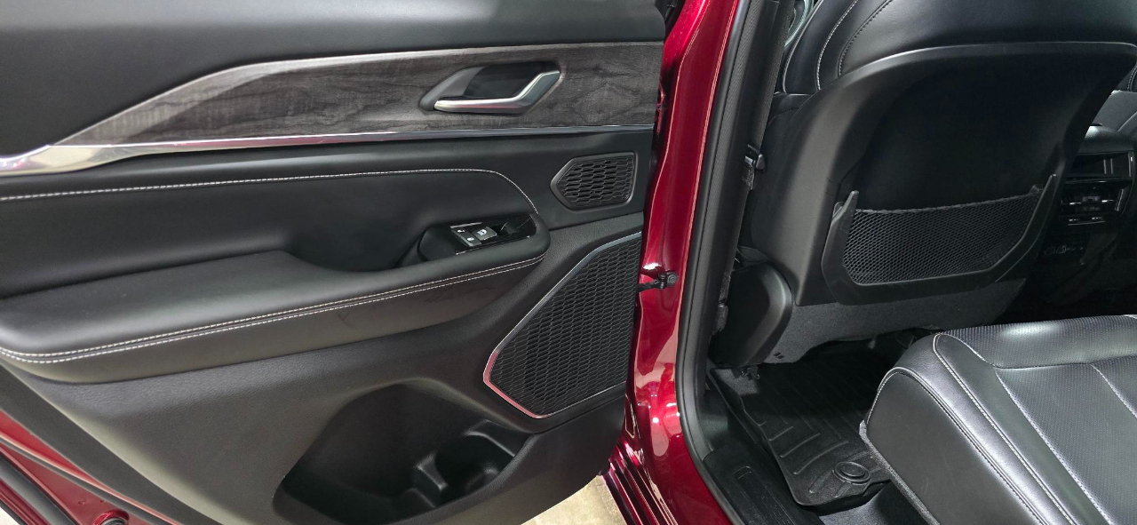 Jeep Grand Cherokee Overland 4WD 2023