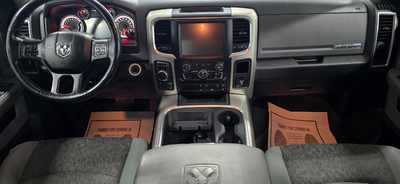 RAM 1500 Big Horn Crew Cab 4WD 2017