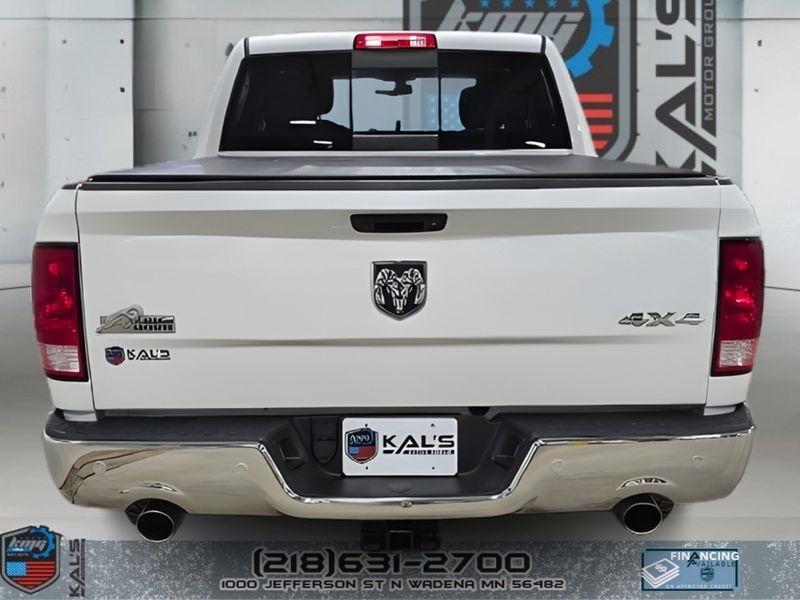 RAM 1500 Big Horn Crew Cab 4WD 2017