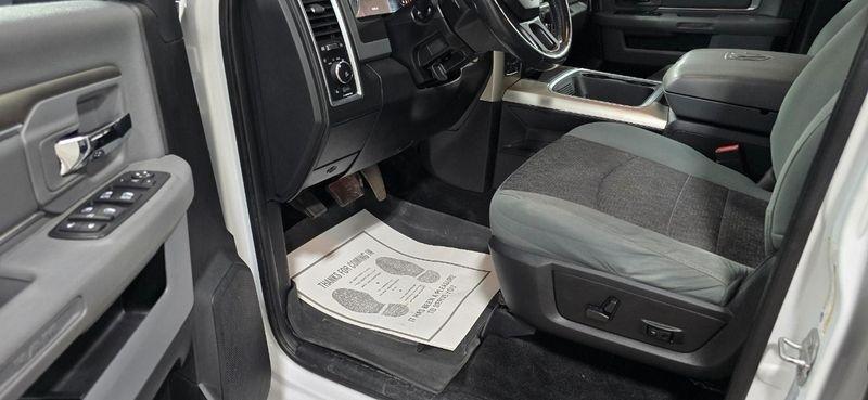 RAM 1500 Big Horn Crew Cab 4WD 2017