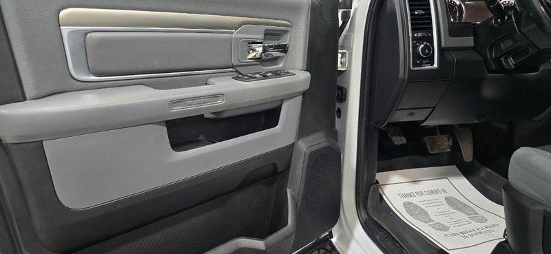 RAM 1500 Big Horn Crew Cab 4WD 2017
