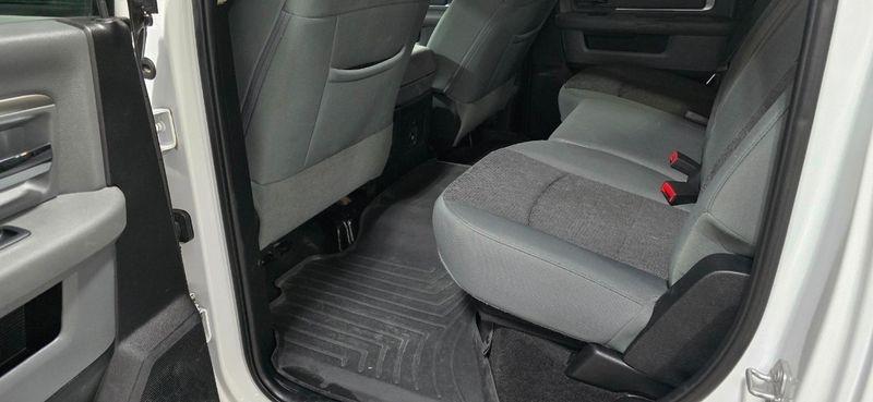 RAM 1500 Big Horn Crew Cab 4WD 2017
