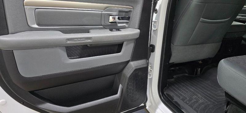 RAM 1500 Big Horn Crew Cab 4WD 2017