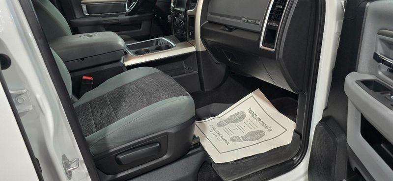 RAM 1500 Big Horn Crew Cab 4WD 2017