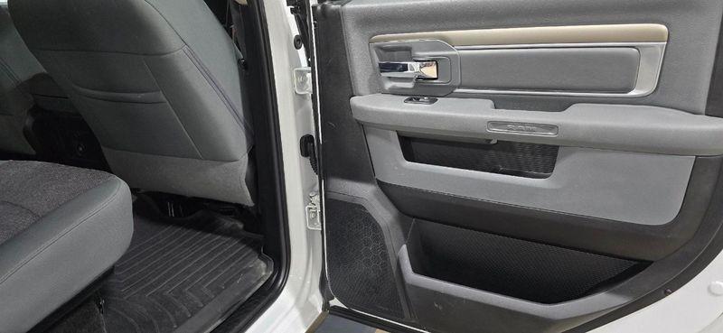 RAM 1500 Big Horn Crew Cab 4WD 2017