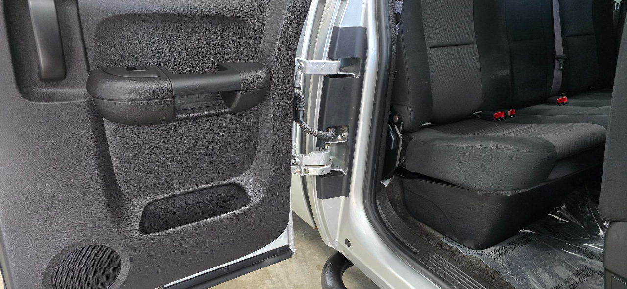 Chevrolet Silverado 1500 LS Extended Cab 4WD 2011