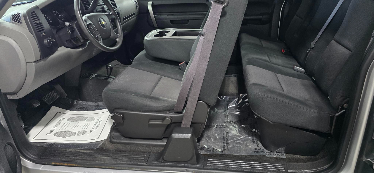 Chevrolet Silverado 1500 LS Extended Cab 4WD 2011