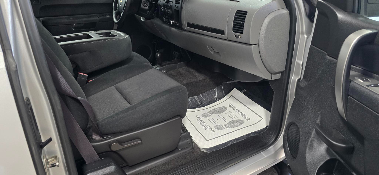 Chevrolet Silverado 1500 LS Extended Cab 4WD 2011