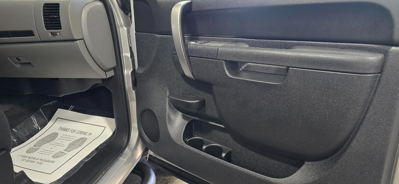 Chevrolet Silverado 1500 LS Extended Cab 4WD 2011