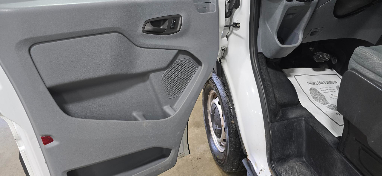 Ford Transit 250 Van Med. Roof w/Sliding Pass. 148-in. WB 2015