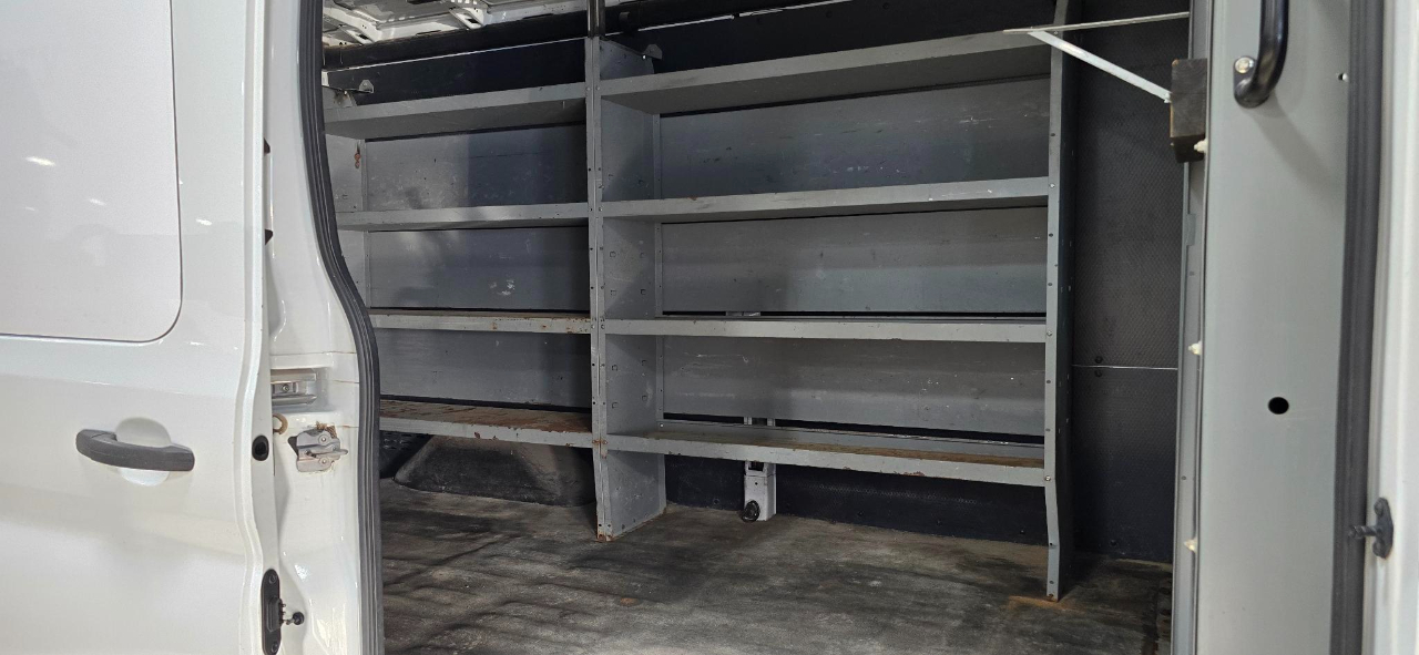 Ford Transit 250 Van Med. Roof w/Sliding Pass. 148-in. WB 2015