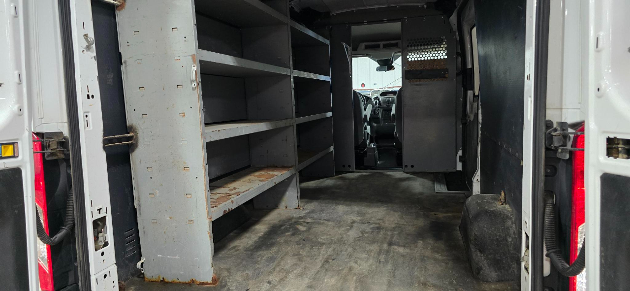 Ford Transit 250 Van Med. Roof w/Sliding Pass. 148-in. WB 2015