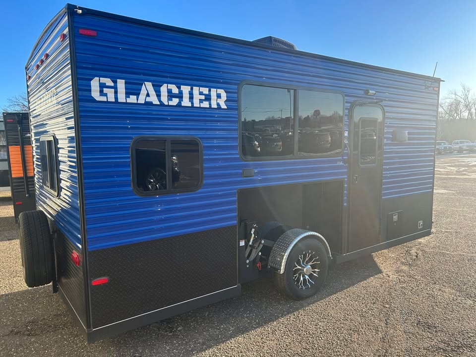 Glacier A817LE  2022