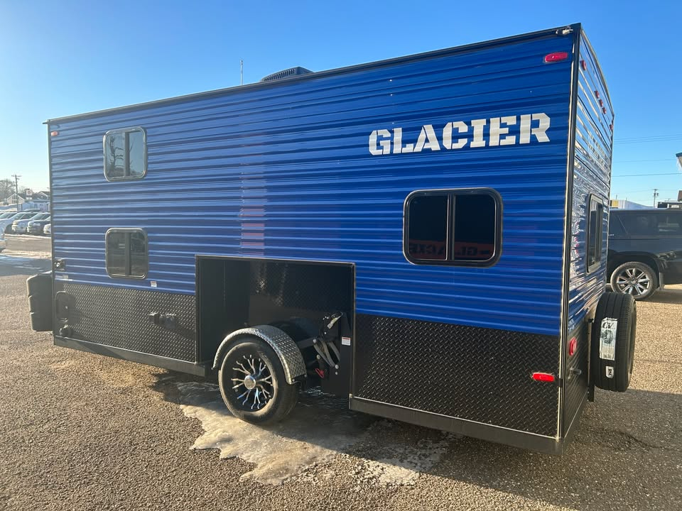 Glacier A817LE  2022