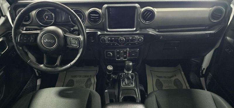 Jeep Gladiator Willys Sport 4x4 2022