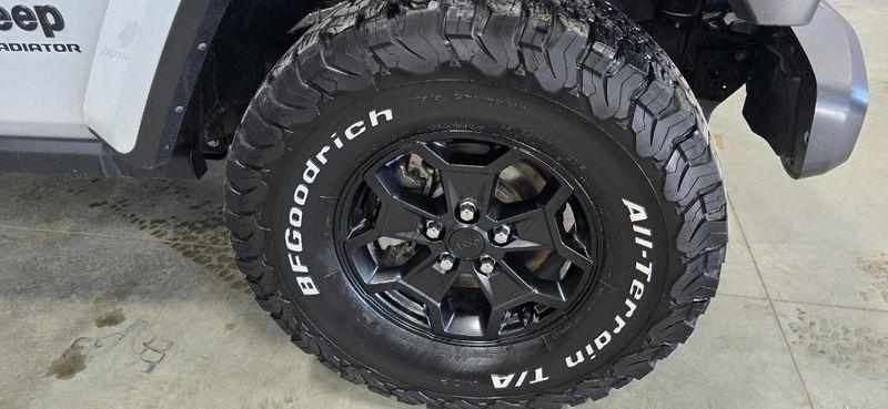 Jeep Gladiator Willys Sport 4x4 2022