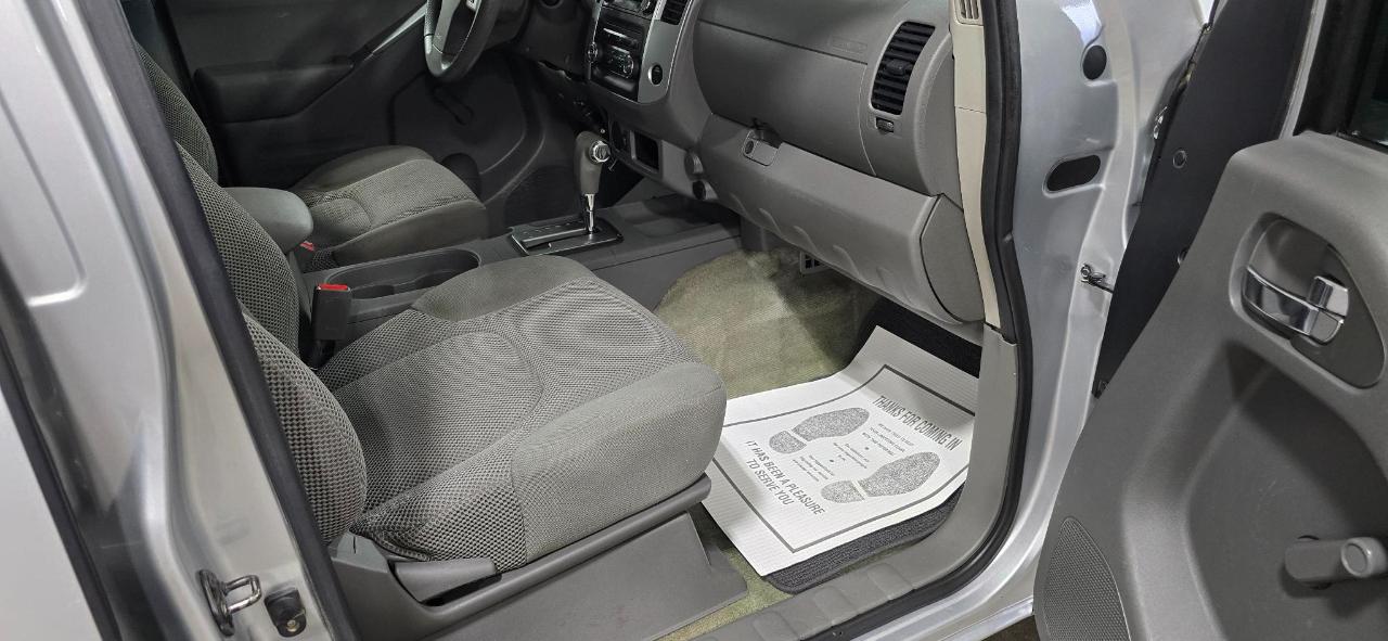 Nissan Frontier S Crew Cab 5AT 2WD 2015