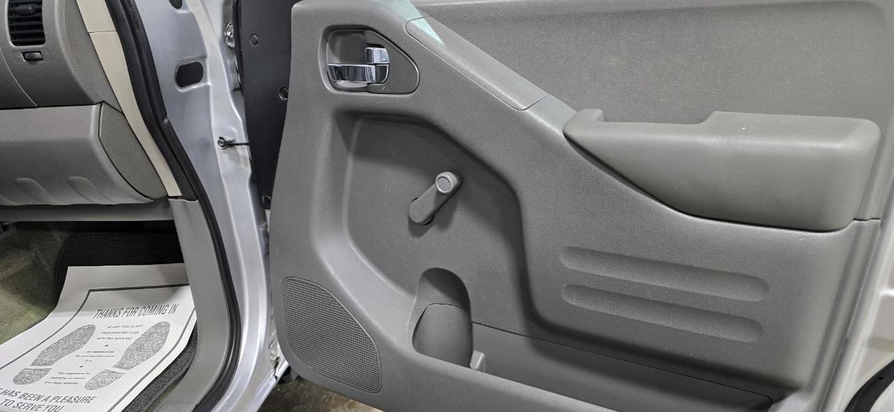 Nissan Frontier S Crew Cab 5AT 2WD 2015