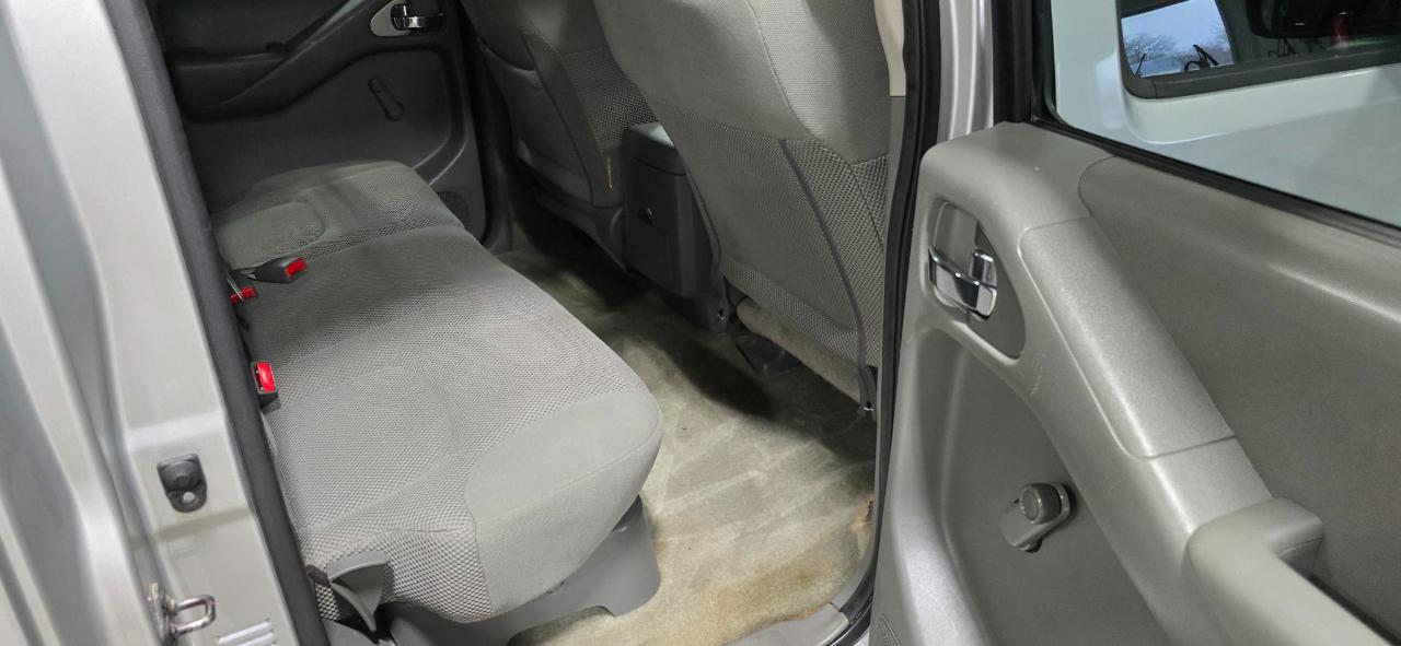 Nissan Frontier S Crew Cab 5AT 2WD 2015