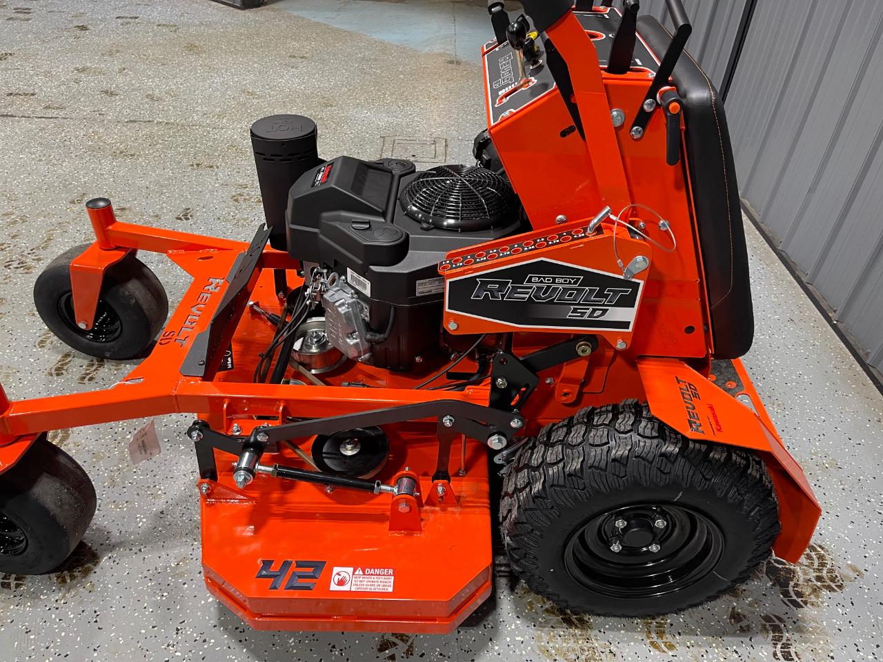 Bad Boy Mowers Revolt SD 42in Kawasaki FS600 18.5HP  2026