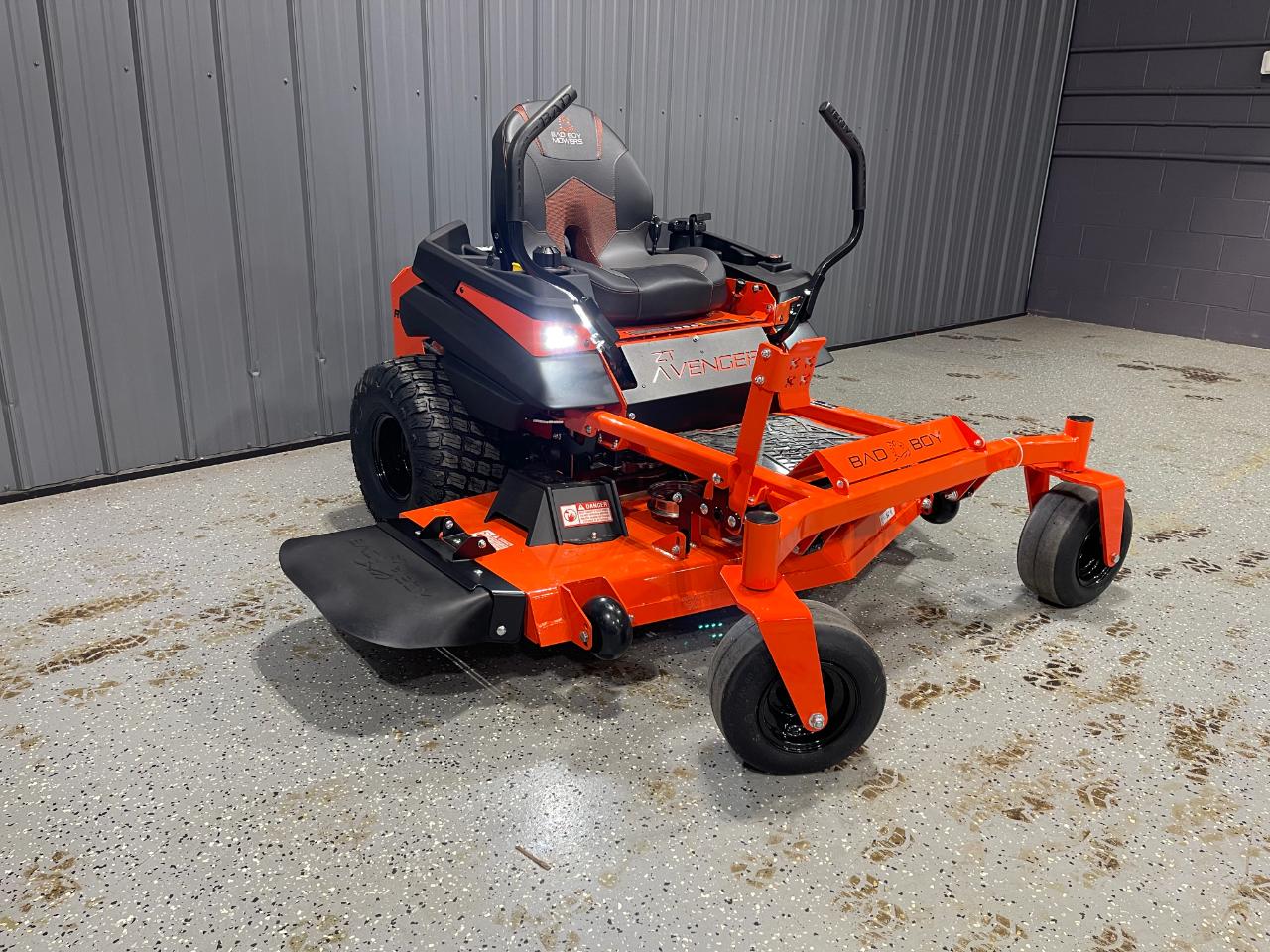 Bad Boy Mowers ZT 54in Avenger Kawasaki FR691 23HP  2026