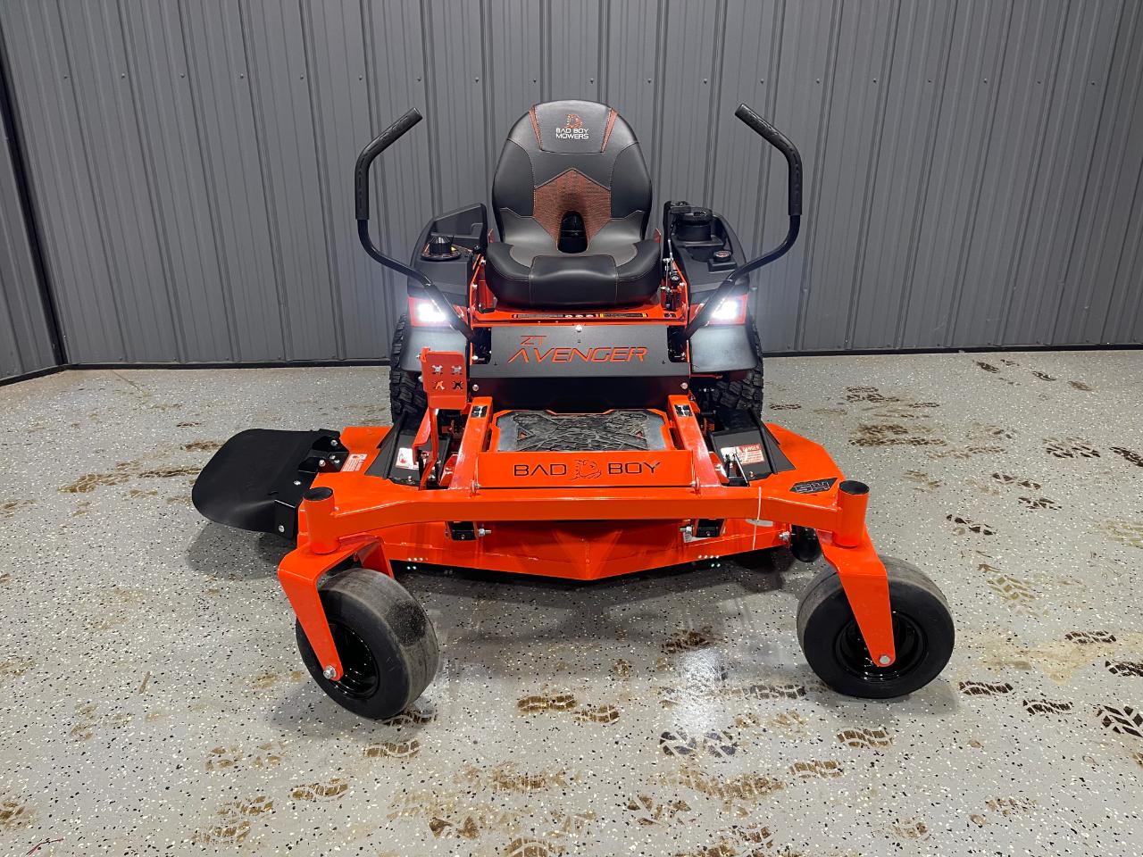 Bad Boy Mowers ZT 54in Avenger Kawasaki FR691 23HP  2026