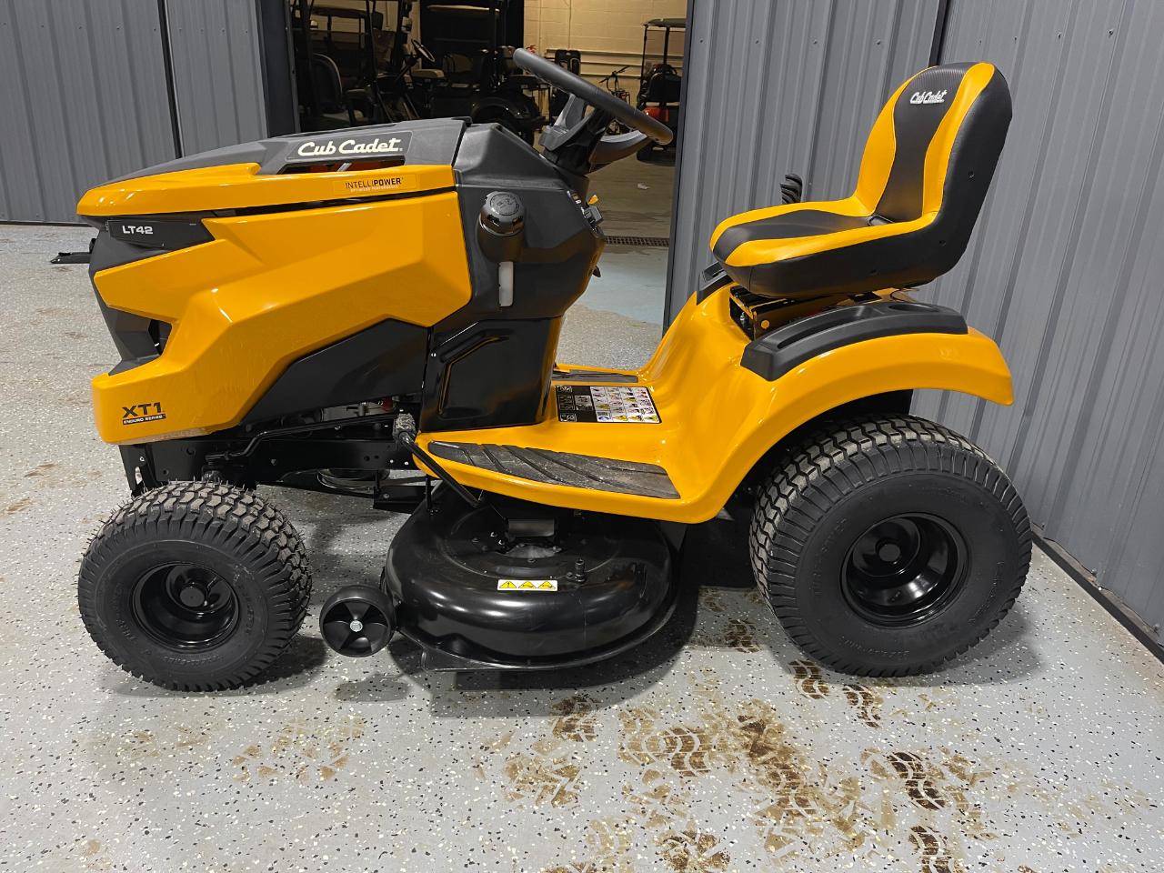Cub Cadet XT1 LT42  2026