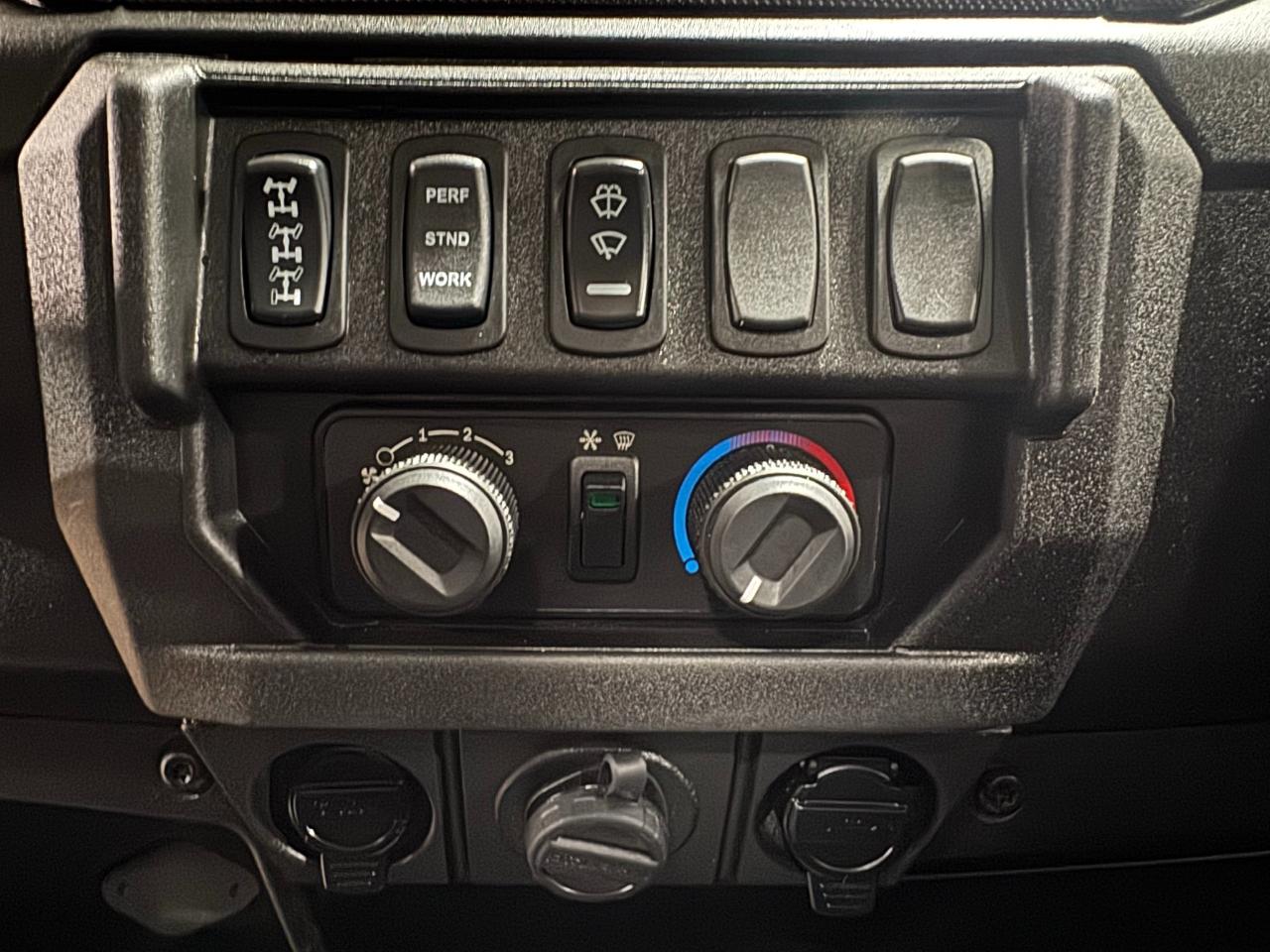 Polaris Ranger XP 1000 Northstar Ultimate Ride Command EPS  2024