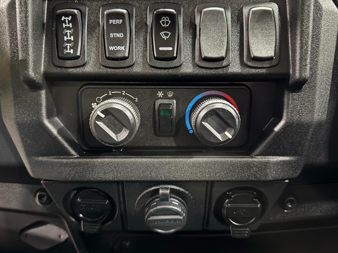 Polaris Ranger XP 1000 Northstar Ultimate Ride Command EPS  2024