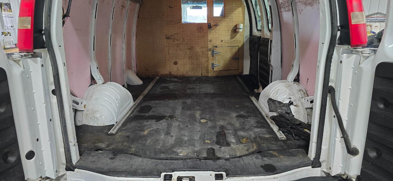 Chevrolet Express 3500 Cargo 2009