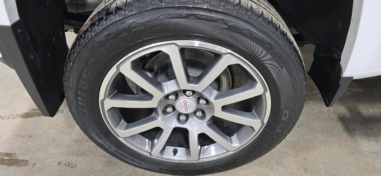 GMC Canyon Denali Crew Cab Long Box 4WD 2021