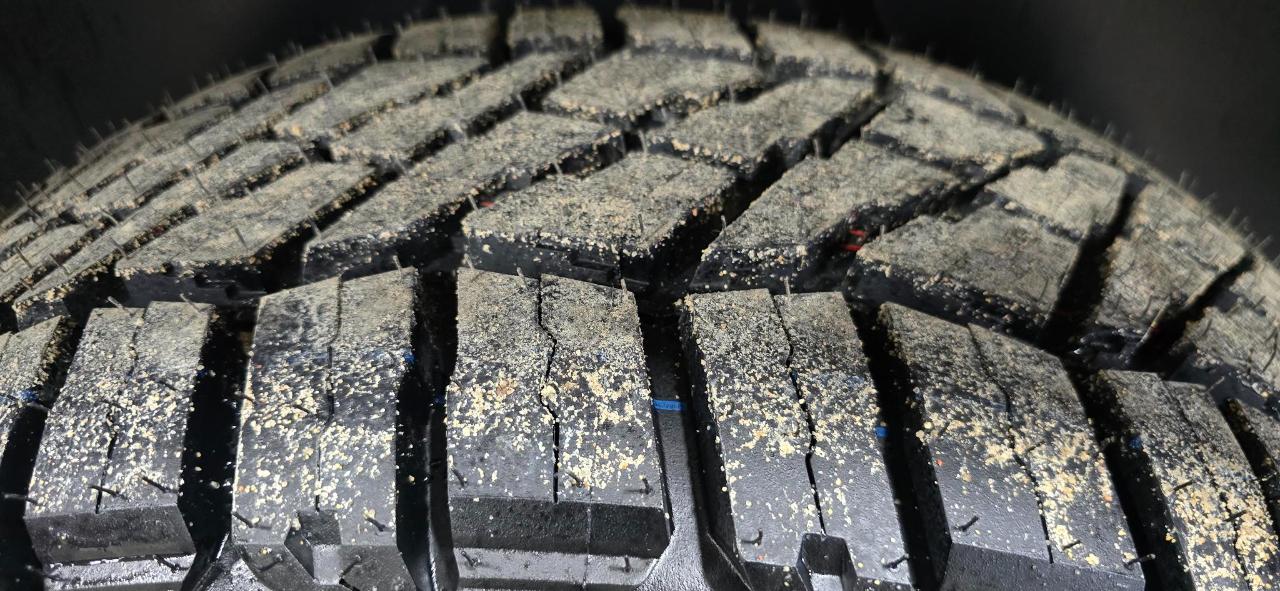 RAM 1500 Sport Crew Cab SWB 4WD 2015