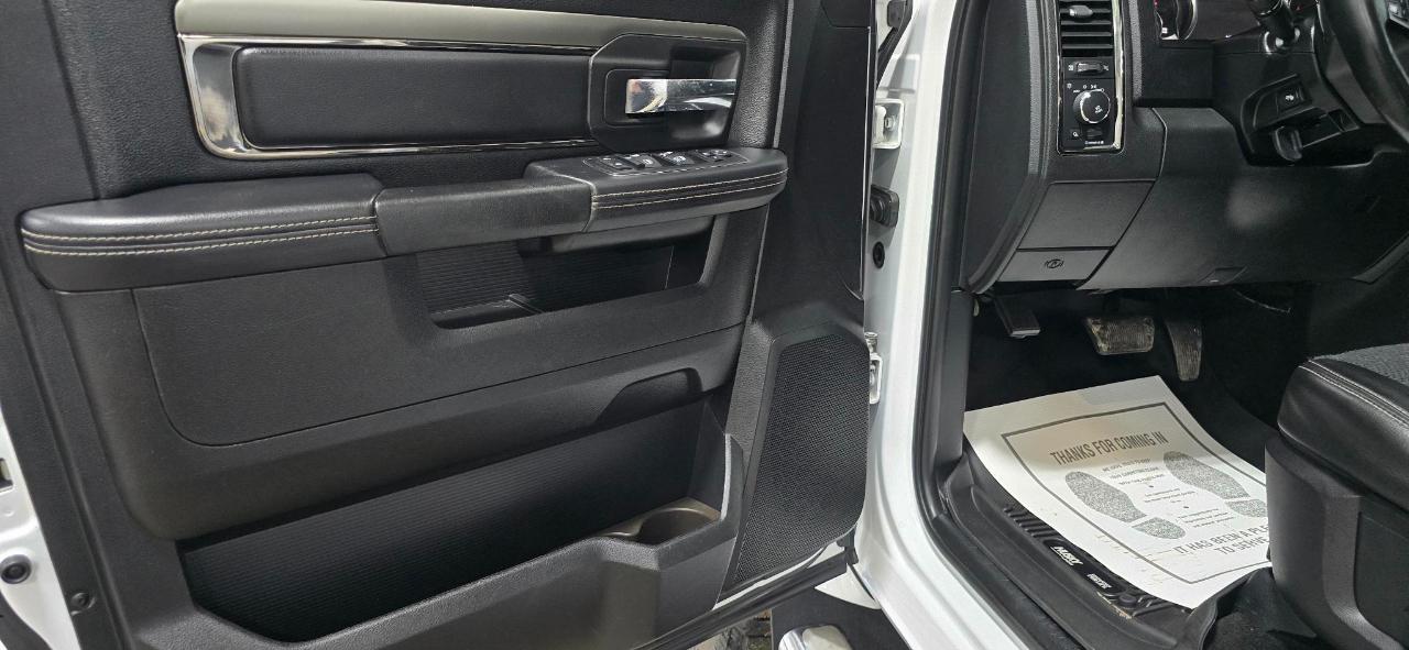 RAM 1500 Sport Crew Cab SWB 4WD 2015