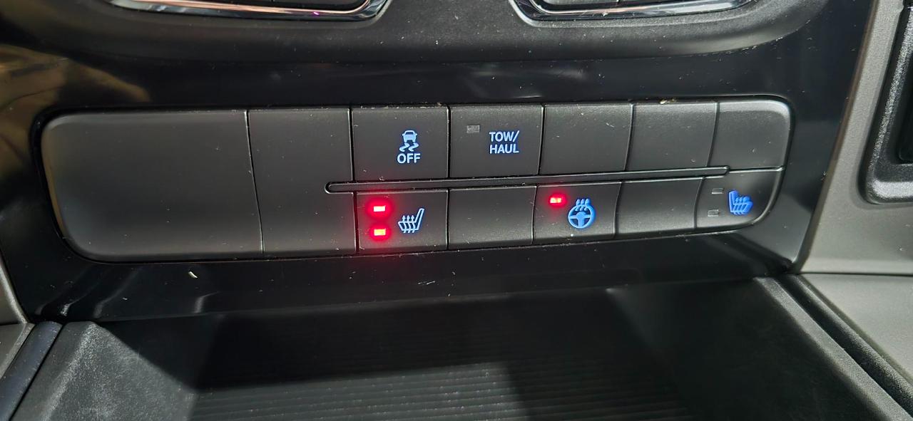 RAM 1500 Sport Crew Cab SWB 4WD 2015