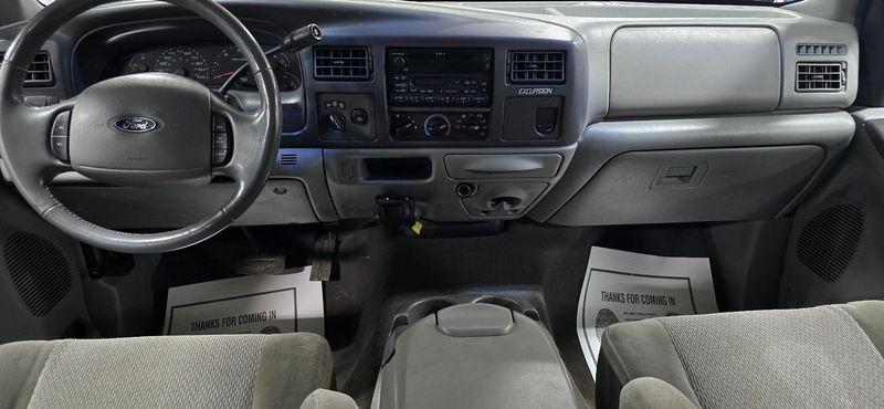 Ford Excursion XLT 5.4L 4WD 2004