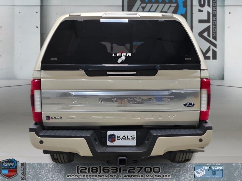 Ford F-250 SD Platinum Crew Cab Long Bed 4WD 2017