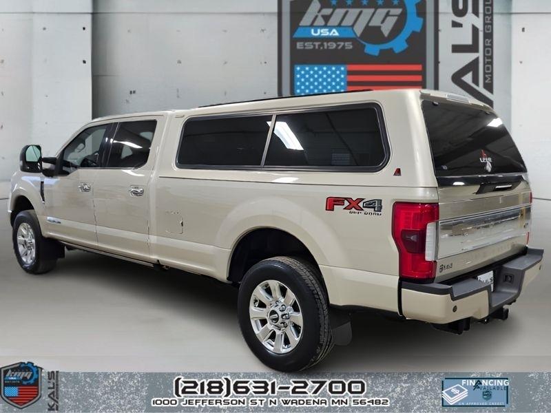 Ford F-250 SD Platinum Crew Cab Long Bed 4WD 2017