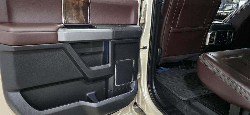 Ford F-250 SD Platinum Crew Cab Long Bed 4WD 2017