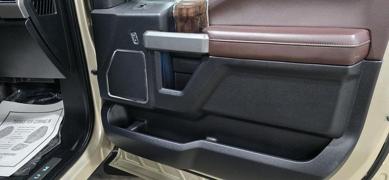 Ford F-250 SD Platinum Crew Cab Long Bed 4WD 2017