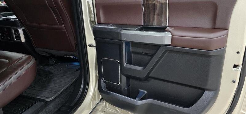 Ford F-250 SD Platinum Crew Cab Long Bed 4WD 2017