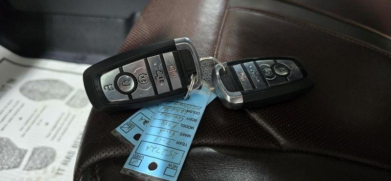 Ford F-250 SD Platinum Crew Cab Long Bed 4WD 2017