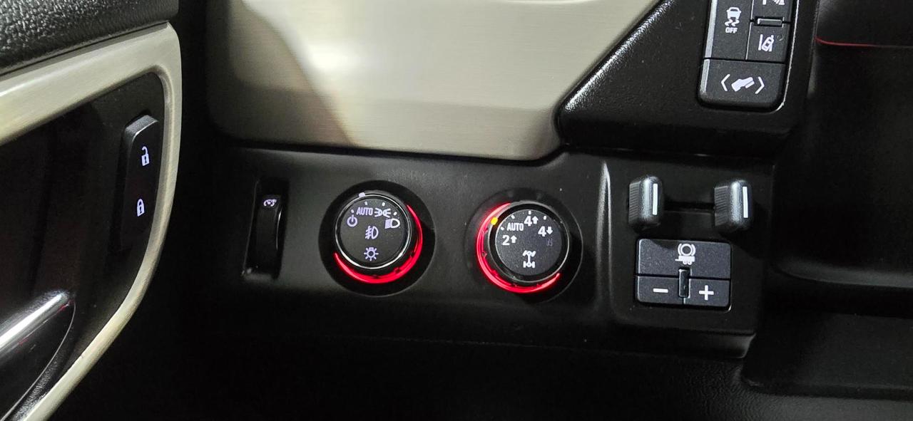 GMC Yukon Denali XL 4WD 2015