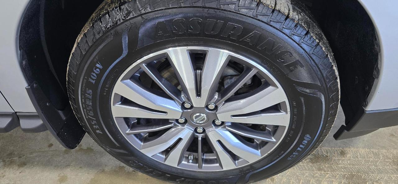 Nissan Pathfinder Platinum 4WD 2017
