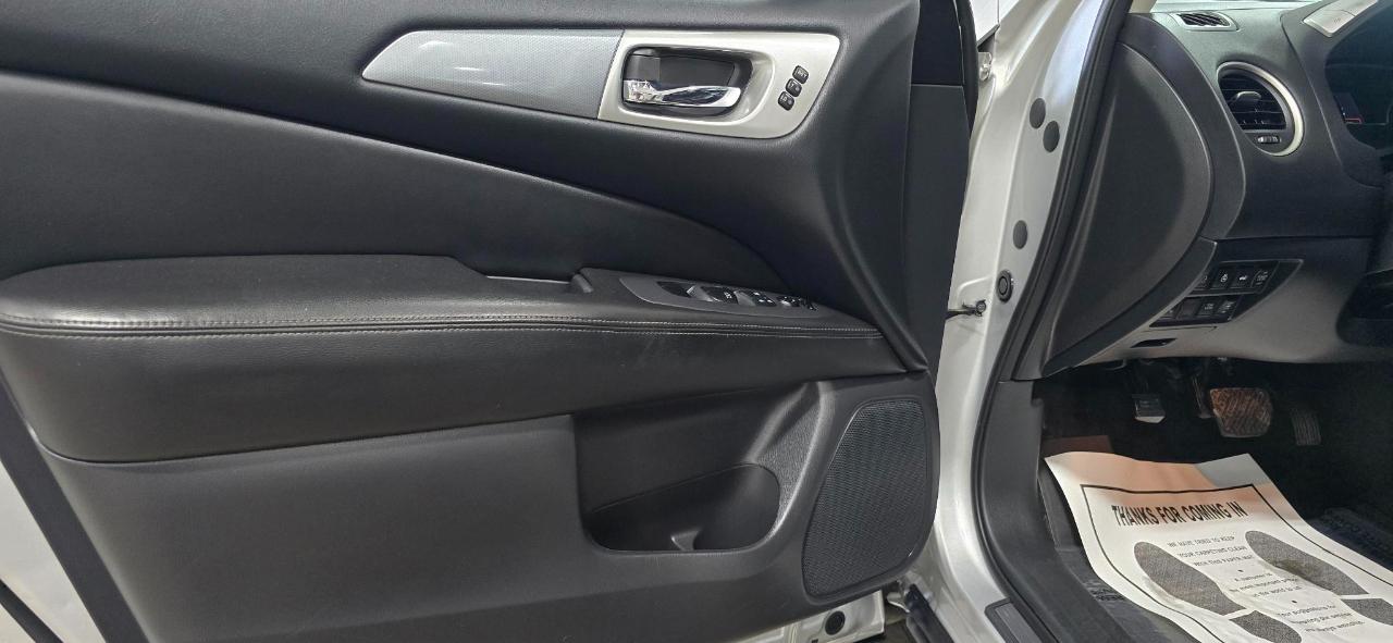 Nissan Pathfinder Platinum 4WD 2017