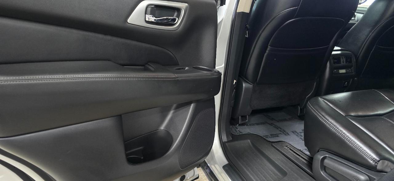 Nissan Pathfinder Platinum 4WD 2017