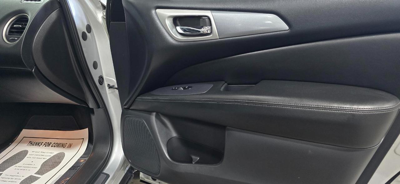 Nissan Pathfinder Platinum 4WD 2017