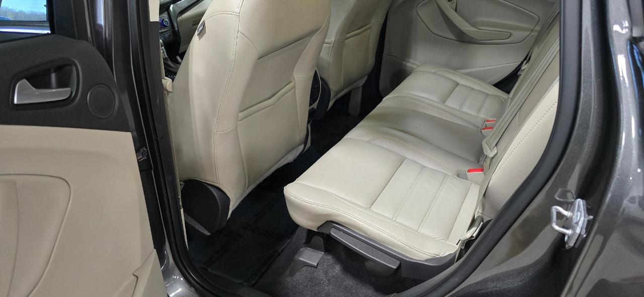Ford Escape Titanium 4WD 2017