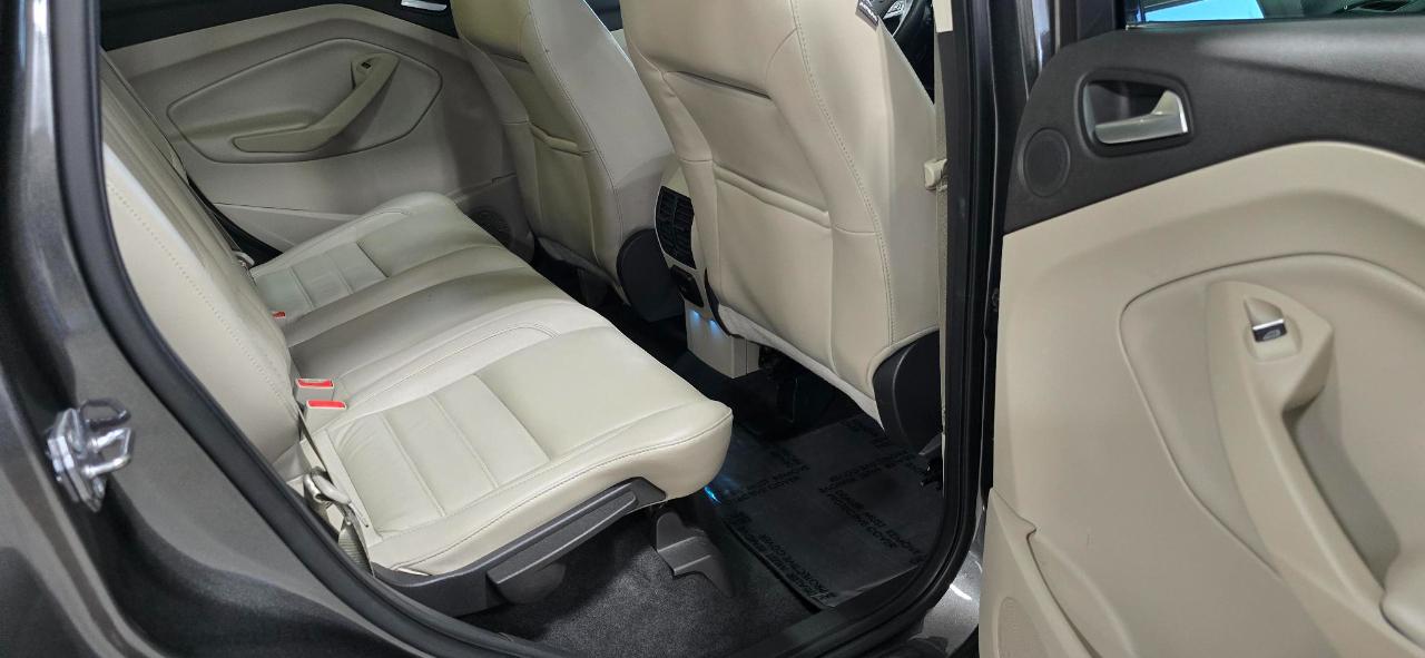 Ford Escape Titanium 4WD 2017