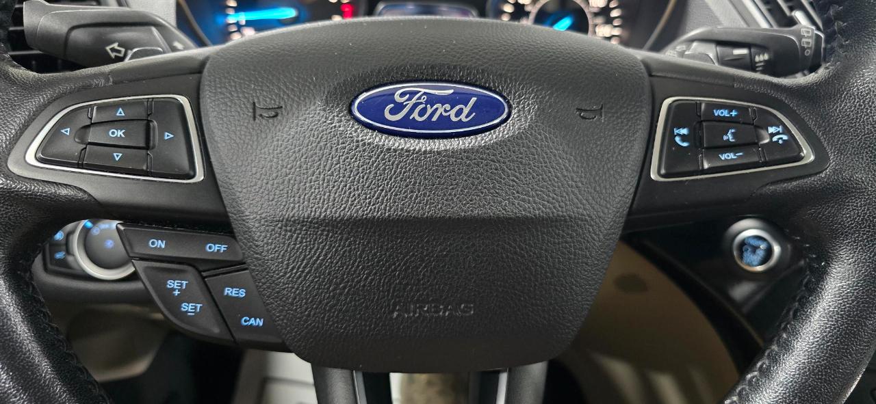 Ford Escape Titanium 4WD 2017