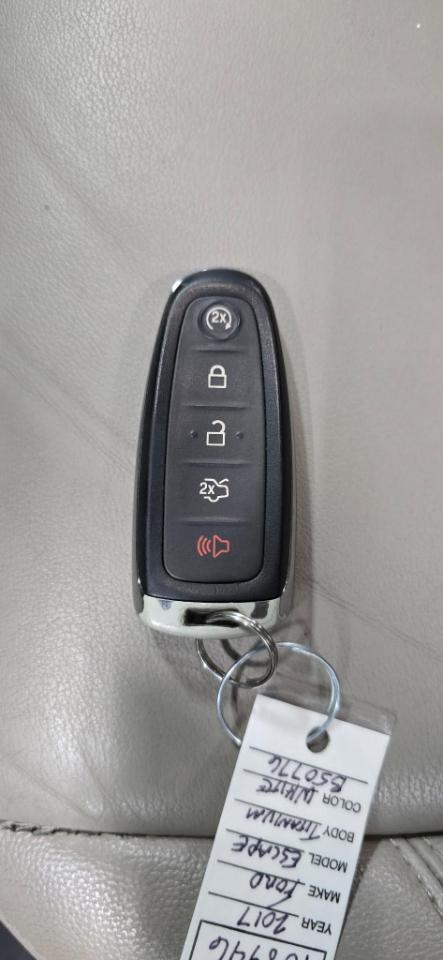 Ford Escape Titanium 4WD 2017